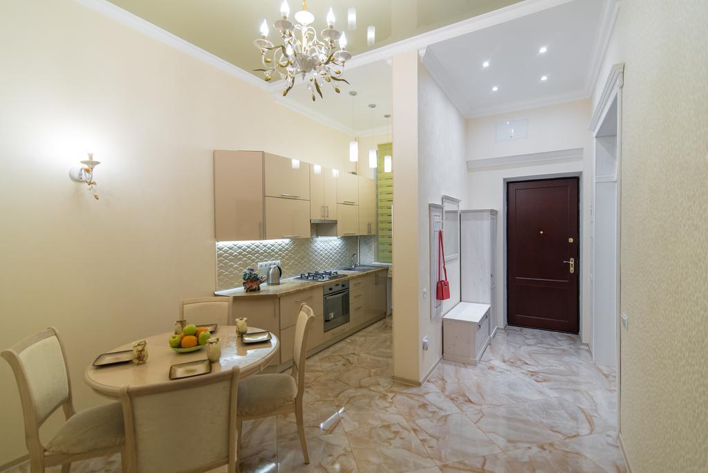 Vip Apartment na Derebasovskoi Odessa Exterior foto
